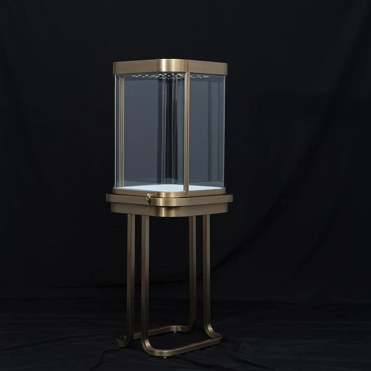 Glass Cabinet Displays - Noble Bespoke - Photo 14