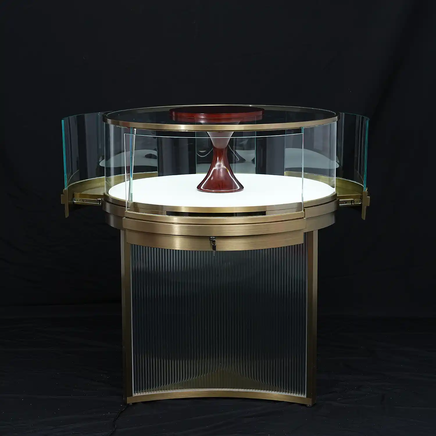 Glass Cabinet Displays - Noble Bespoke - Photo 24