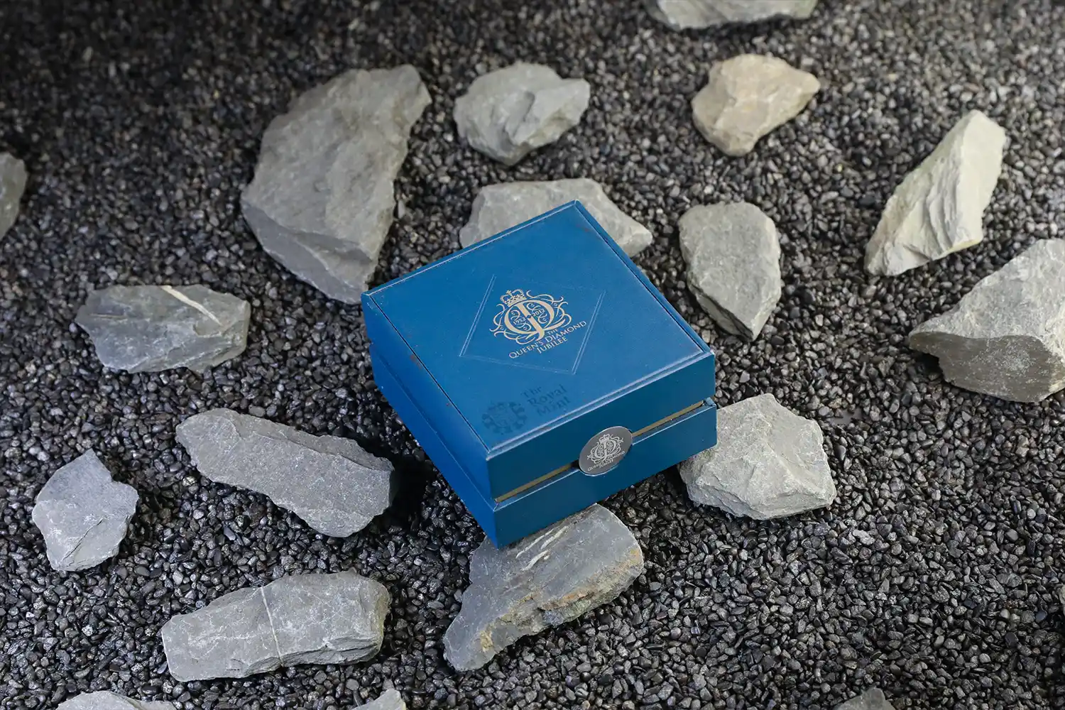 Queen’s Jubilee Commemorative Coin Box - Gift Boxes - Noble Packaging - Photo 1