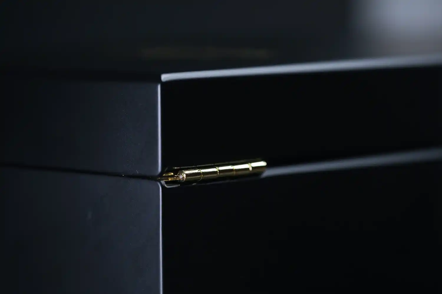 Renault Cognac Case - Alcohol gift packaging - Noble Bespoke - Photo 2