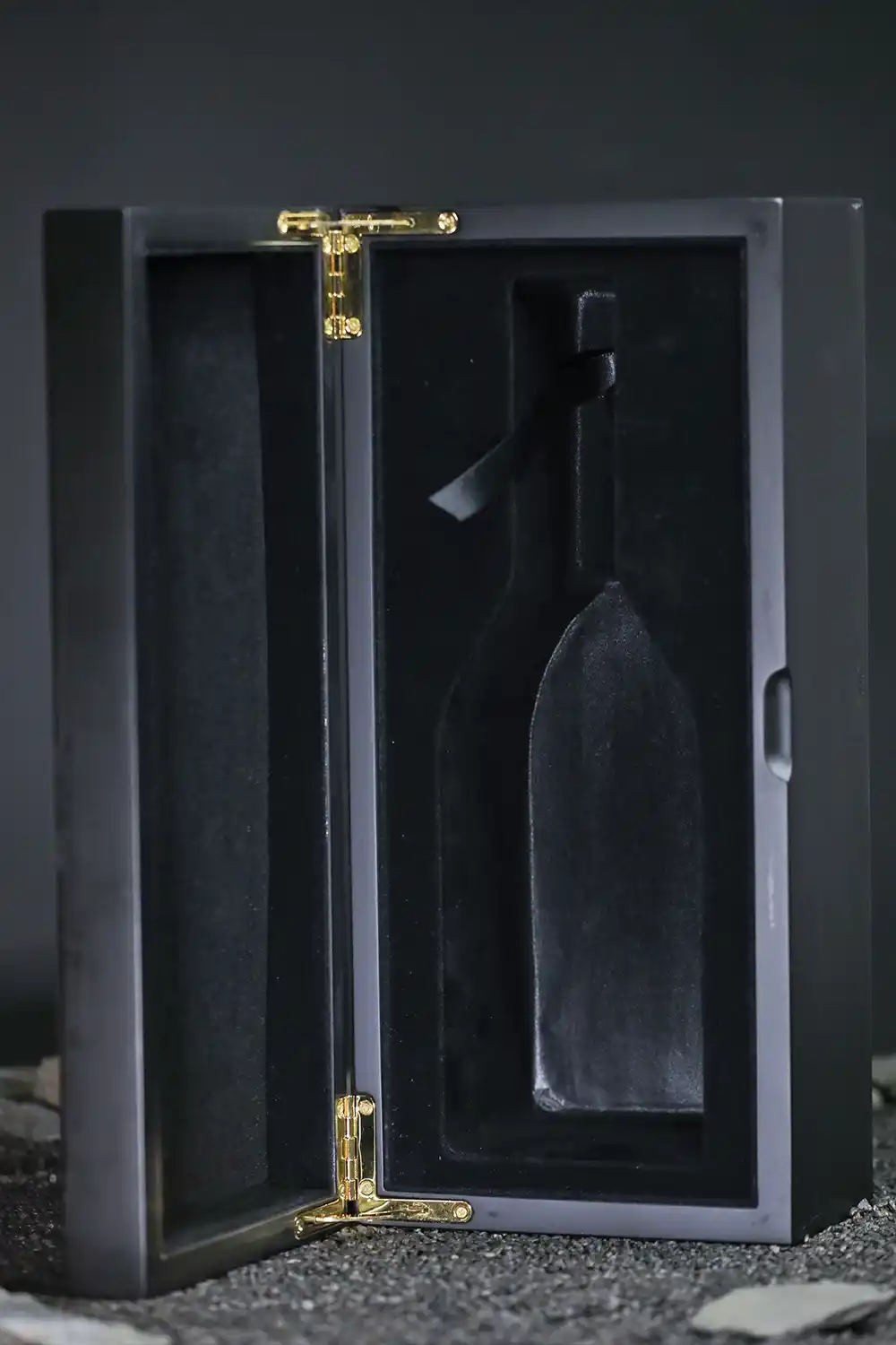 Renault Cognac Case - Alcohol gift packaging - Noble Bespoke - Photo 5