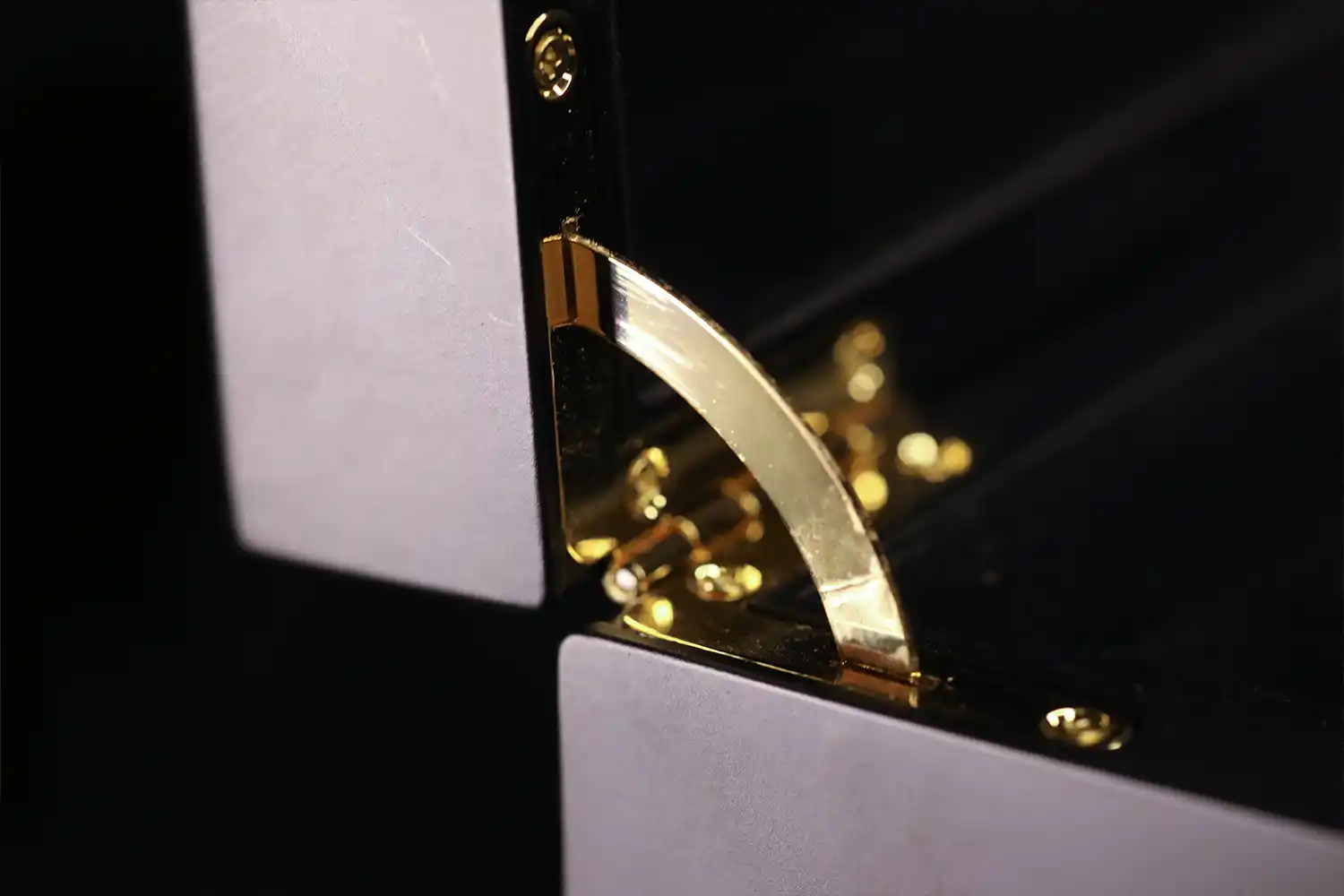 Renault Cognac Case - Alcohol gift packaging - Noble Bespoke - Photo 7