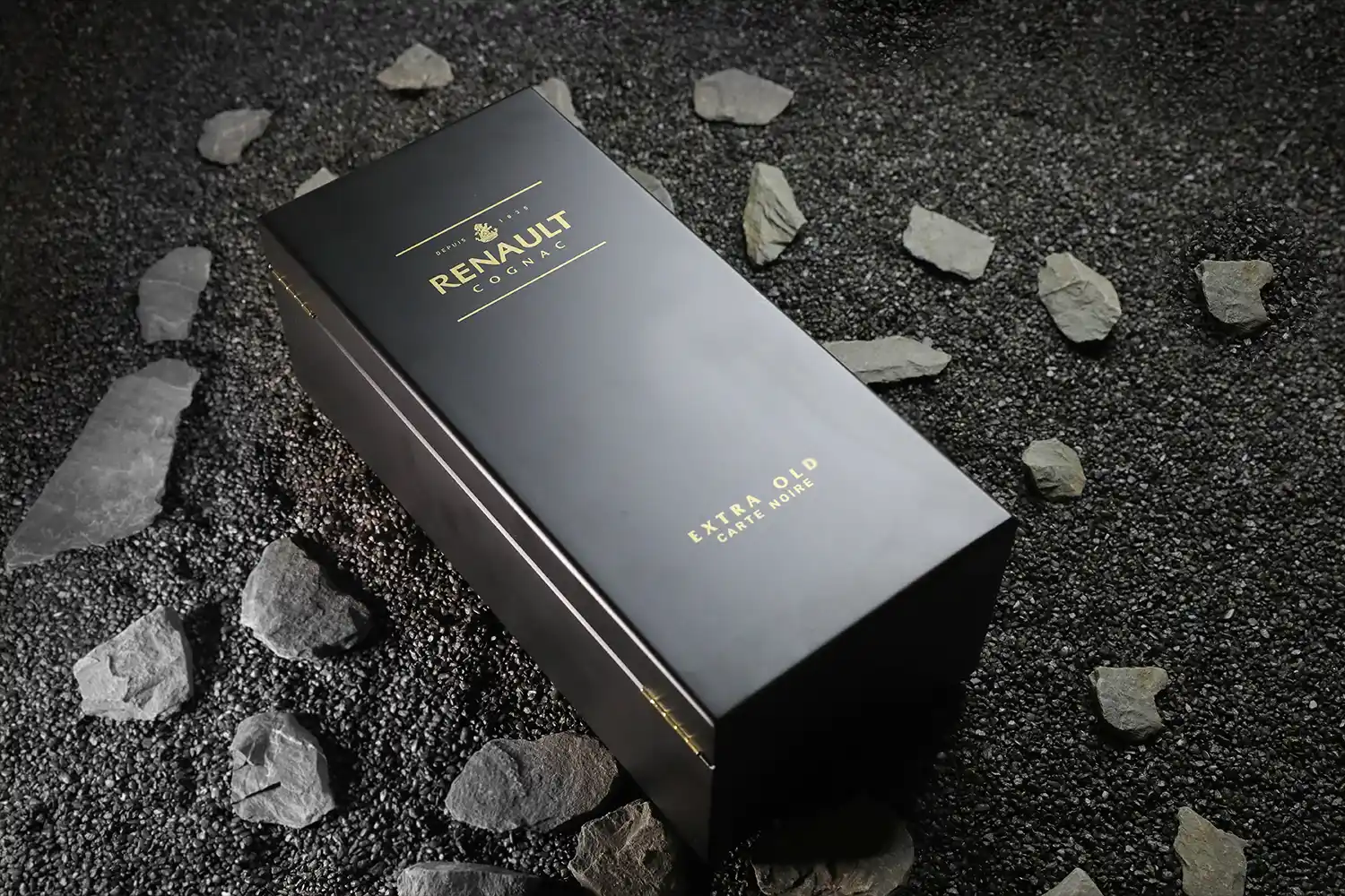 Renault Cognac Case - Alcohol gift packaging - Noble Bespoke - Photo 9