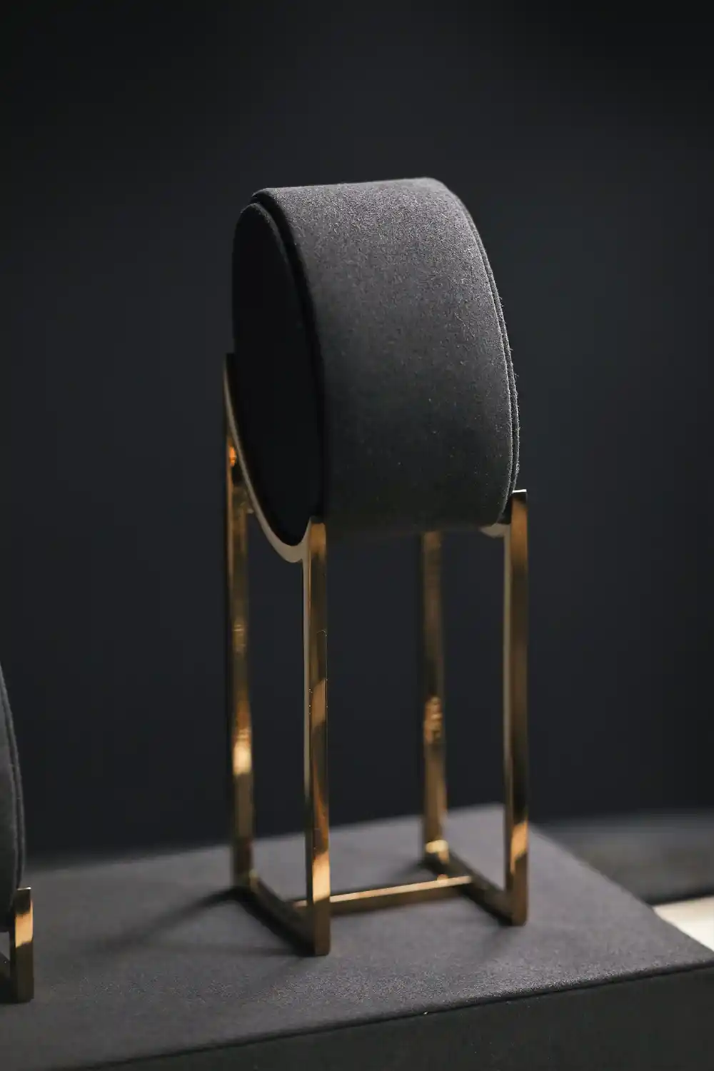 Watch Cushion & Stand - Jewellery & watch displays - Noble Bespoke - Photo 6