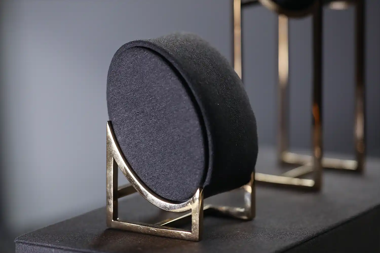 Watch Cushion & Stand - Jewellery & watch displays - Noble Bespoke - Photo 8